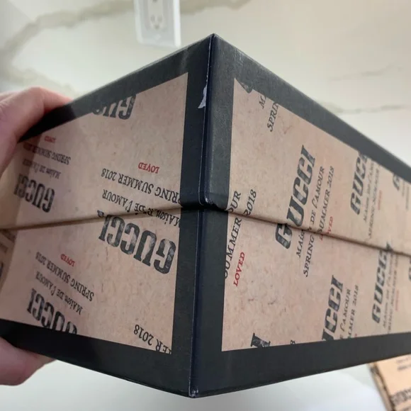 Gucci empty shoe box with 2 dust bags - Picture 7 of 16